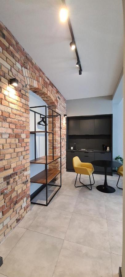 Apartsuites I Sorau Żary Buitenkant foto A micro apartment in Warsaw, Poland