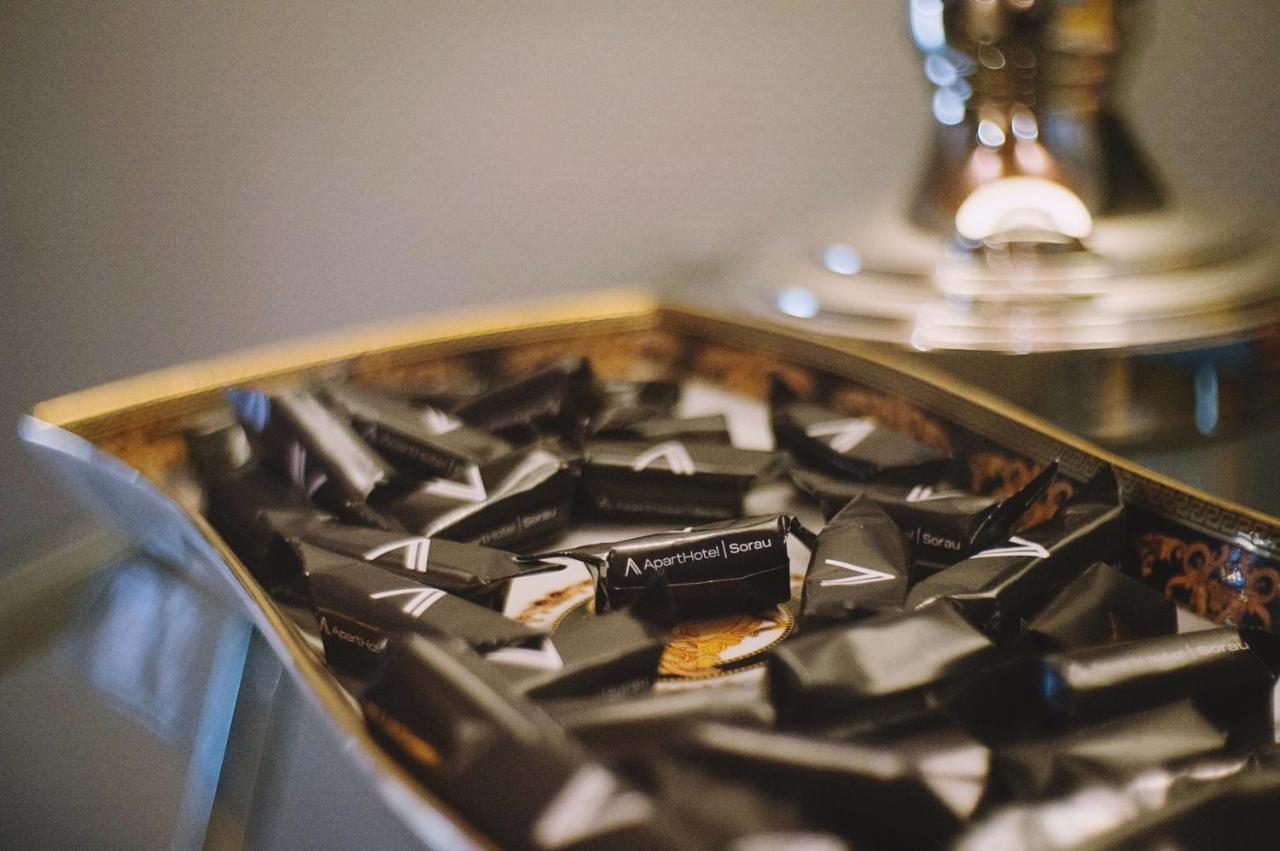 Apartsuites I Sorau Żary Buitenkant foto A box of After Eight