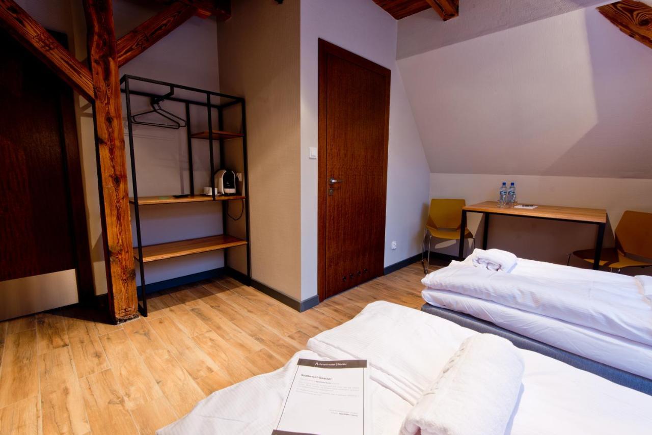 Apartsuites I Sorau Żary Buitenkant foto A room at the hotel
