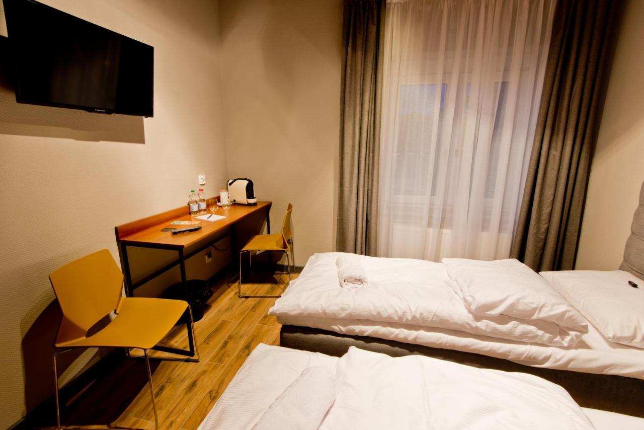 Apartsuites I Sorau Żary Buitenkant foto A room at the hotel