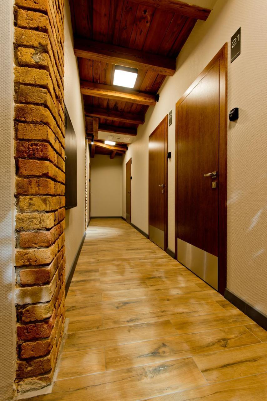 Apartsuites I Sorau Żary Buitenkant foto A corridor in a hotel