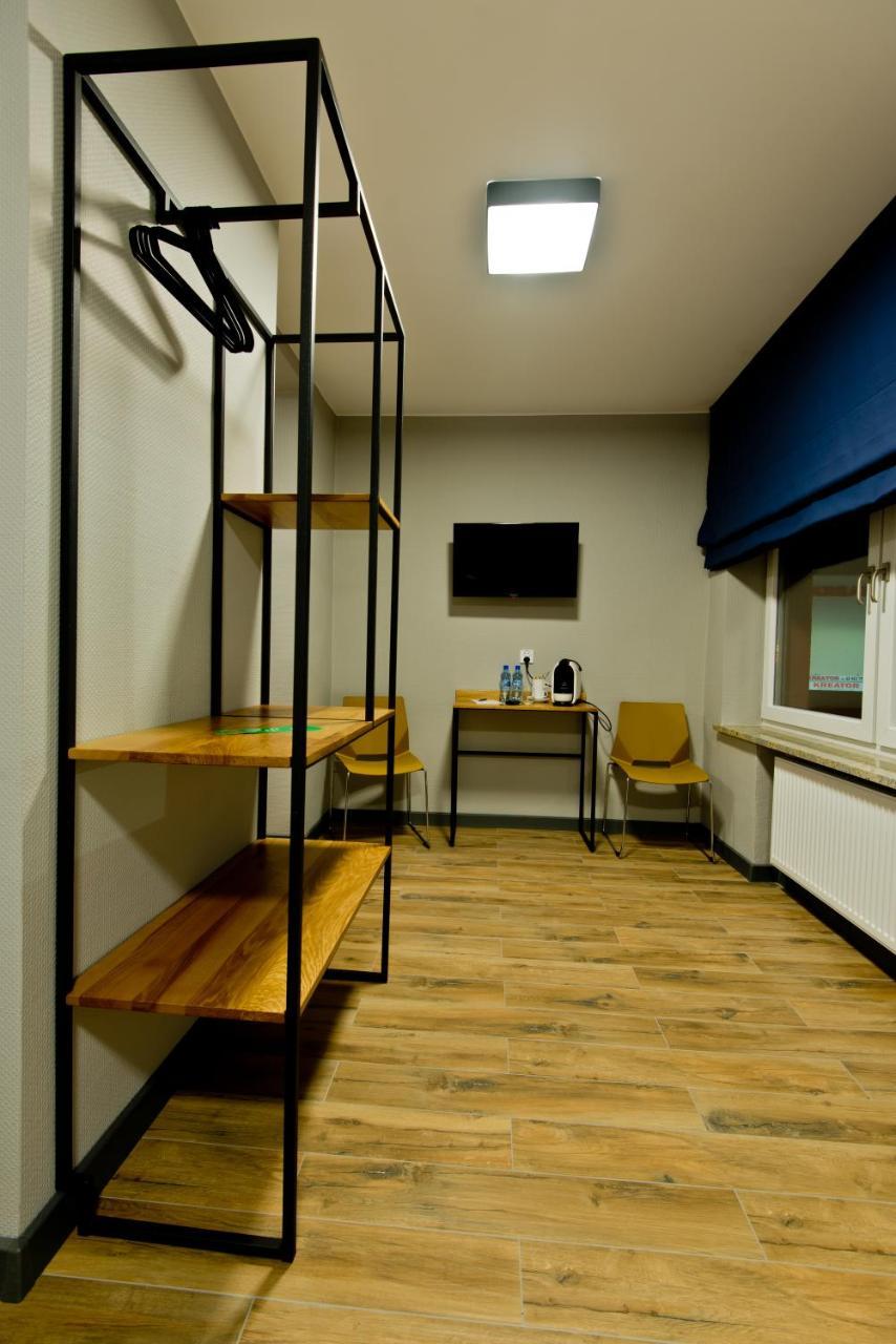 Apartsuites I Sorau Żary Buitenkant foto A room at the hostel
