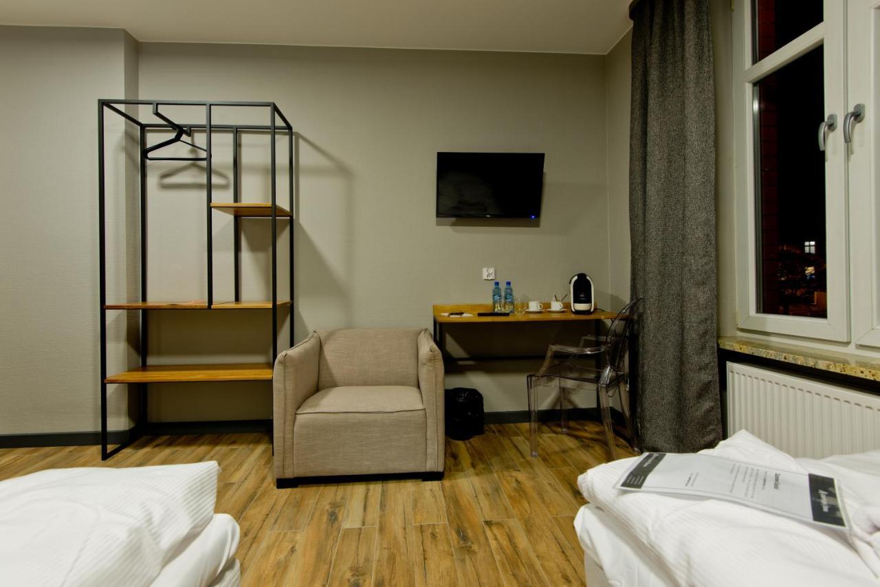 Apartsuites I Sorau Żary Buitenkant foto A room at the hotel